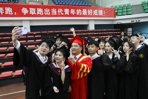 20万人见证！安博站官网登录入口_安博(中国)2022届毕业生专属高光时刻